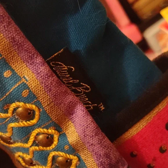 Laurel Burch medium tote bag with a feline cats design.  - Picture 2 of 5